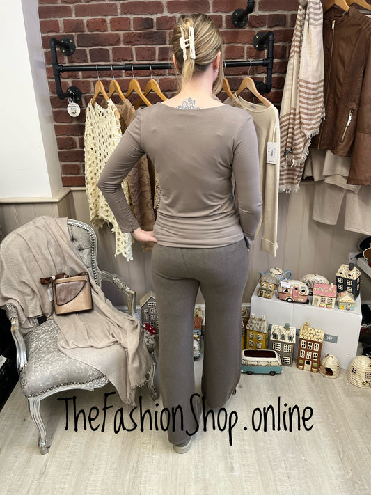Mindy mocha long sleeve top 8-14