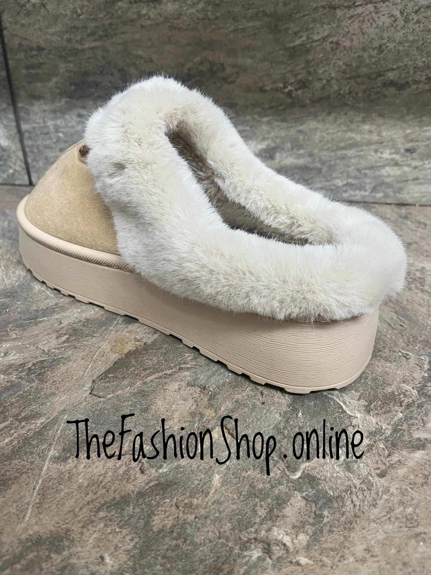 Beige faux fur trim slippers sizes 3-8 (36-41)