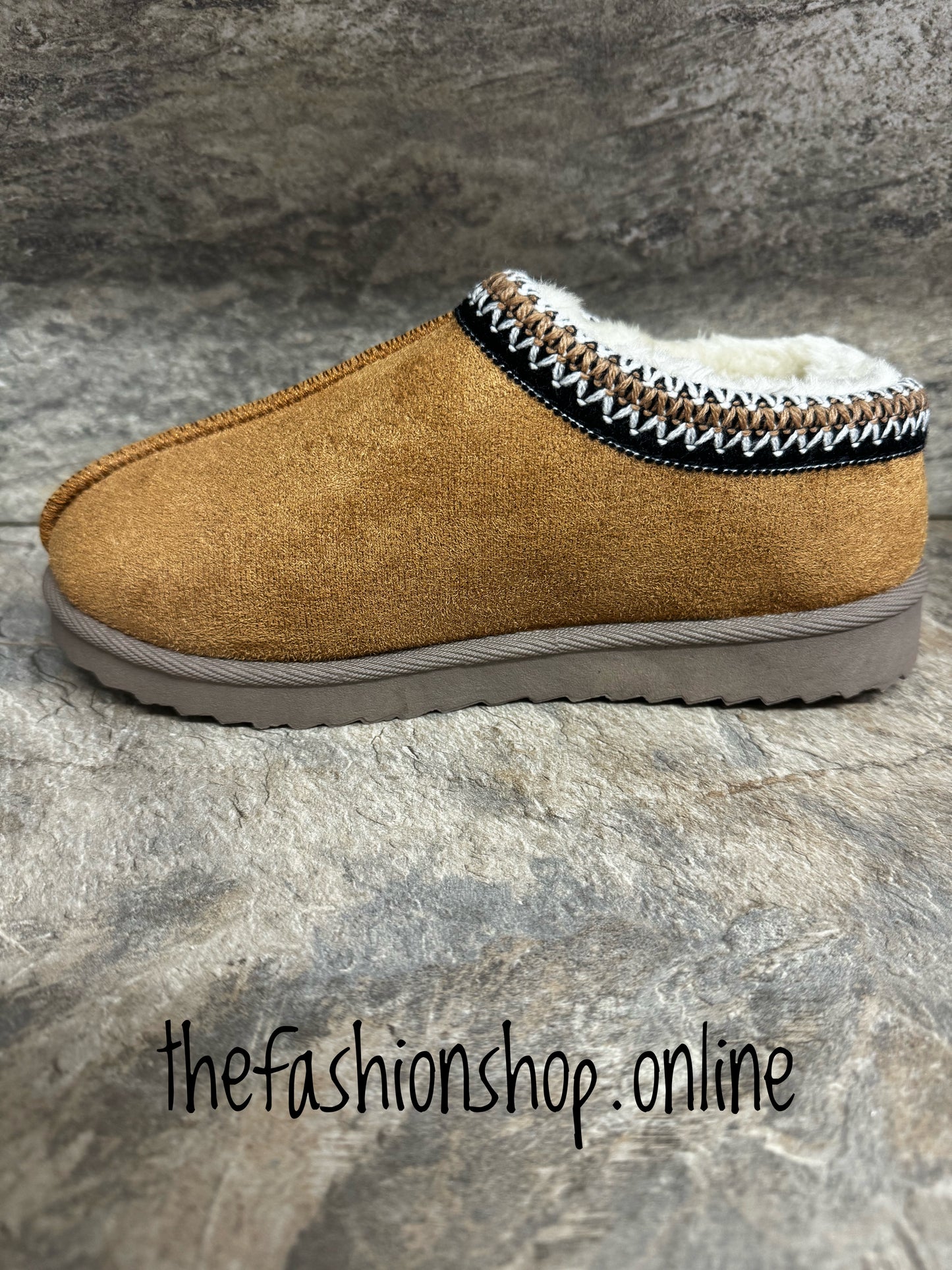 Camel braided suede slipper 3-8