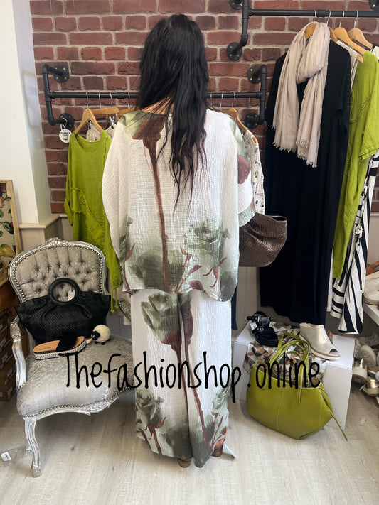 Natalie wild roses trouser set 14-20