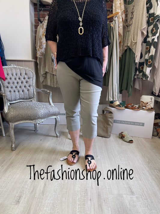 Robell Marie light taupe crop trousers 22 inch inside leg sizes 12-24