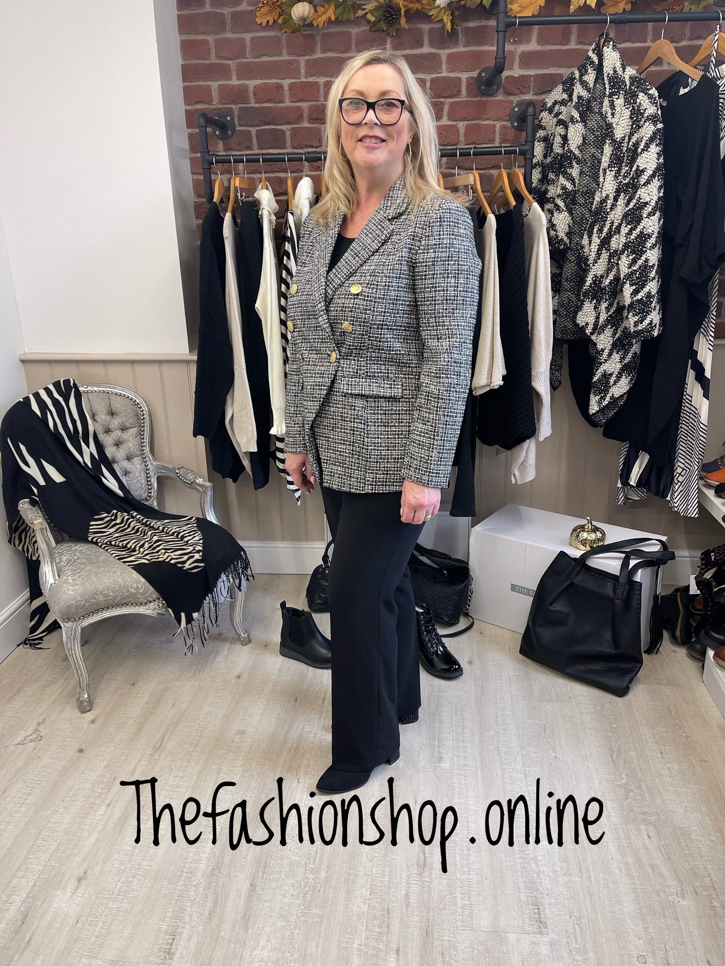 Double breasted black and white boucle blazer sizes 10-20