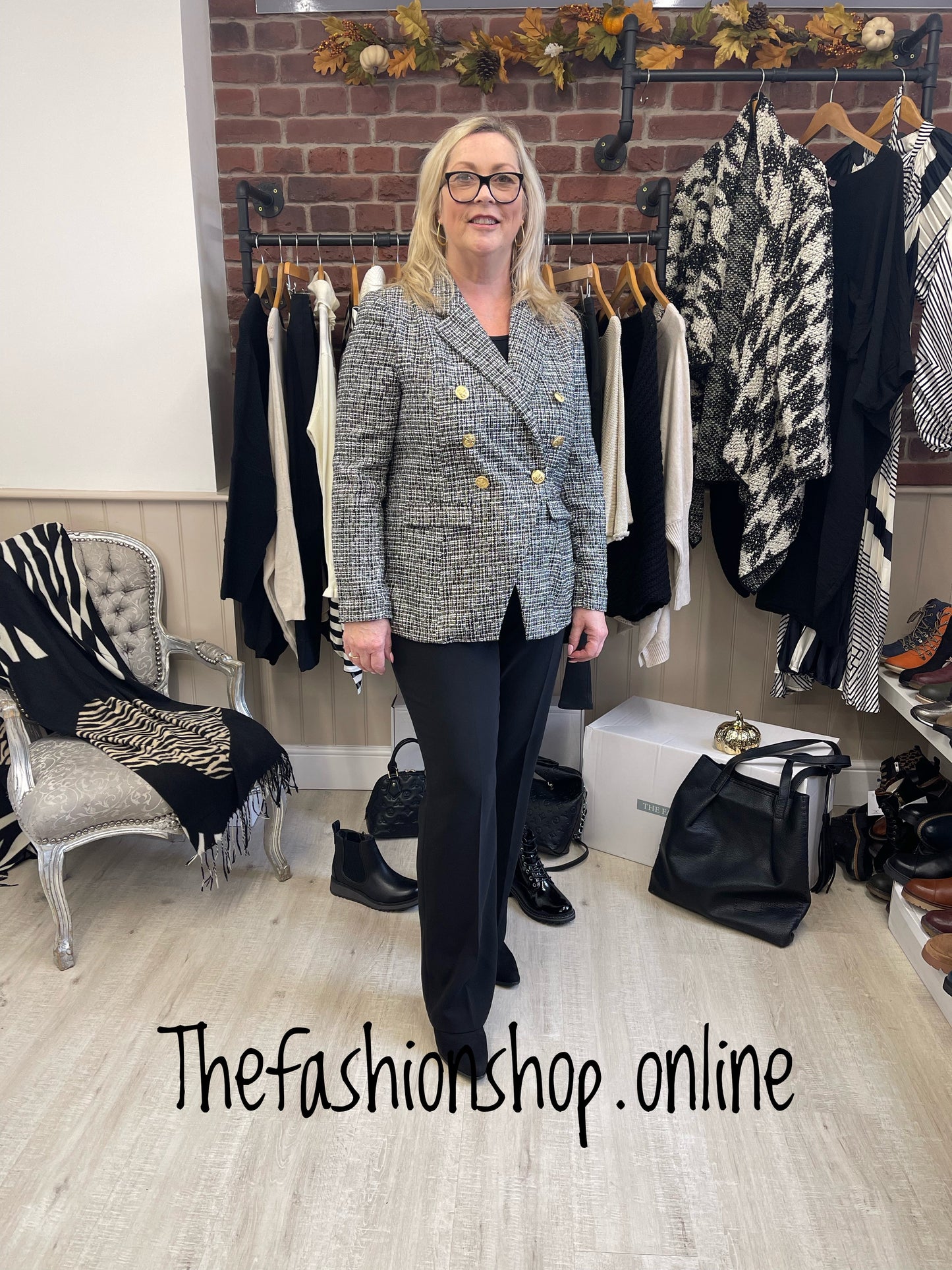 Double breasted black and white boucle blazer sizes 10-20