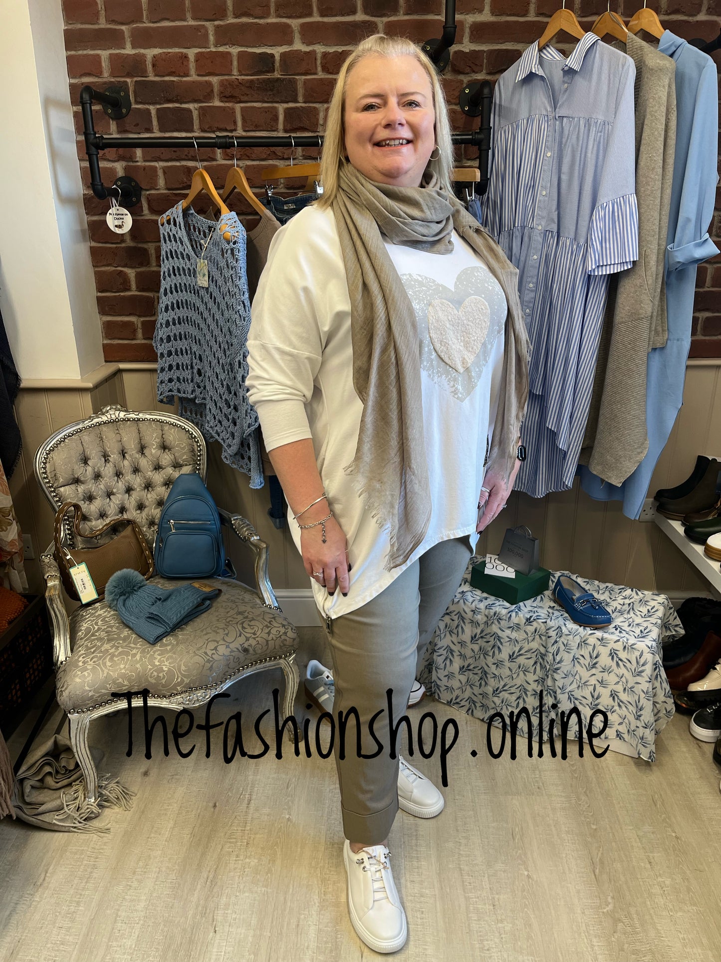 White heart felt top 16-22