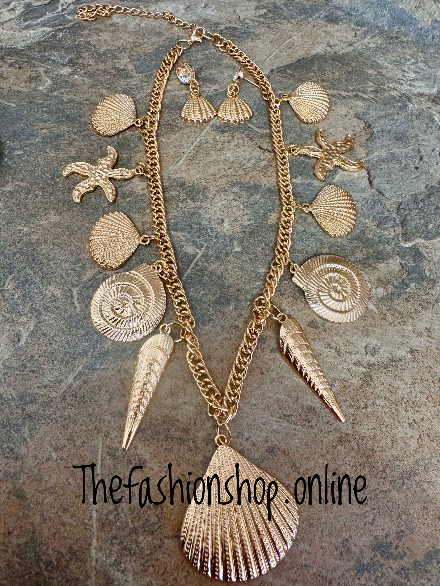 Seashell statement necklace and earrings set
