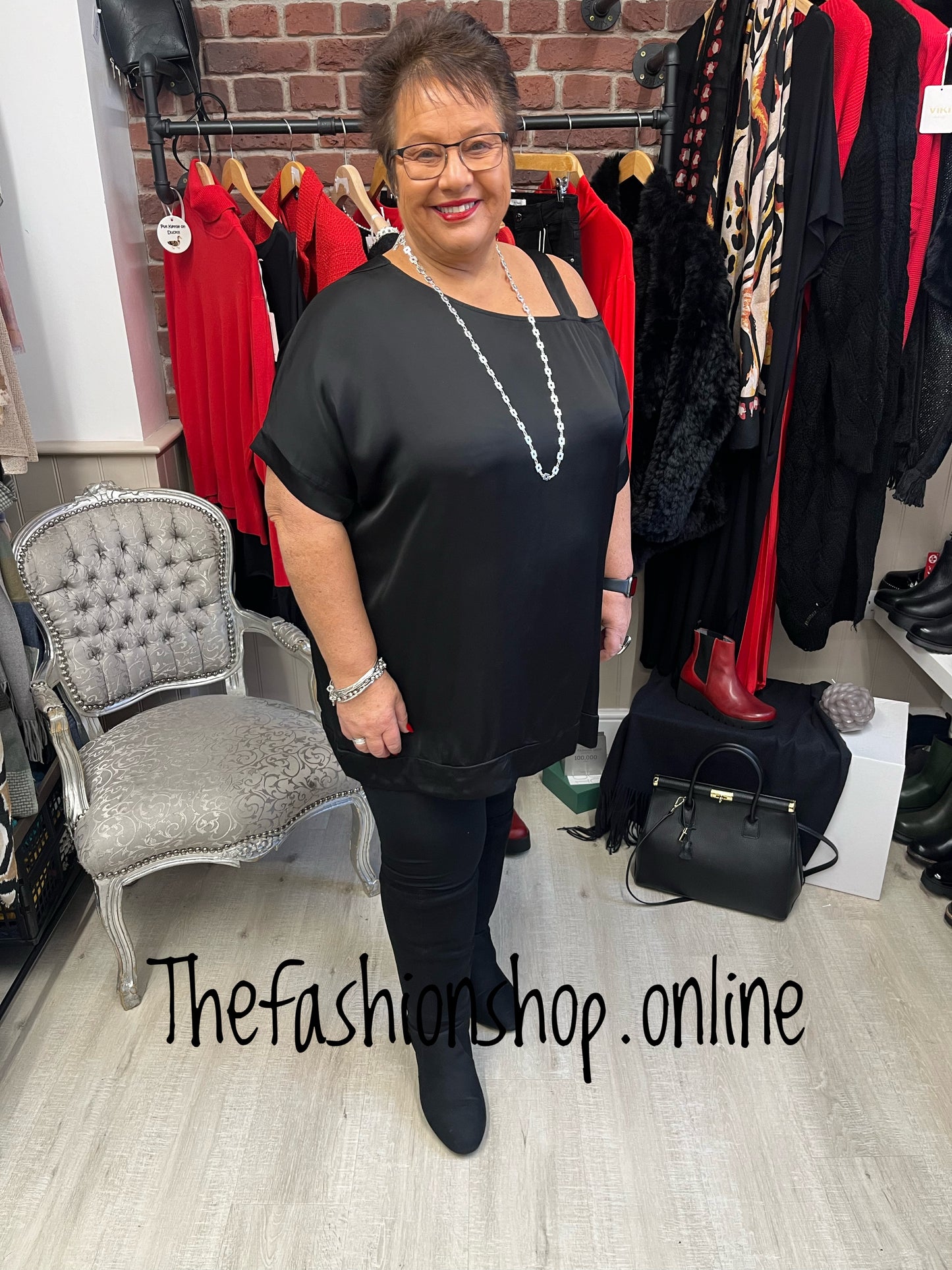 Sarah Tempest black off shoulder top 14-20