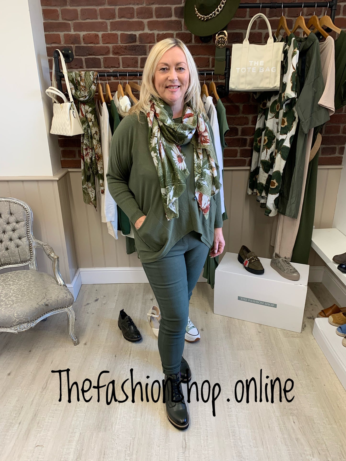 Khaki shaped hem with pockets jumper 12-18