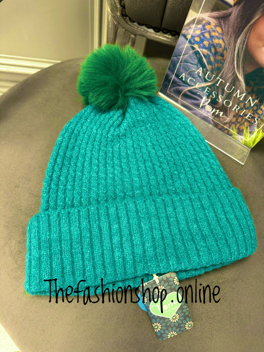 Pom teal yarn faux fur pompom hat
