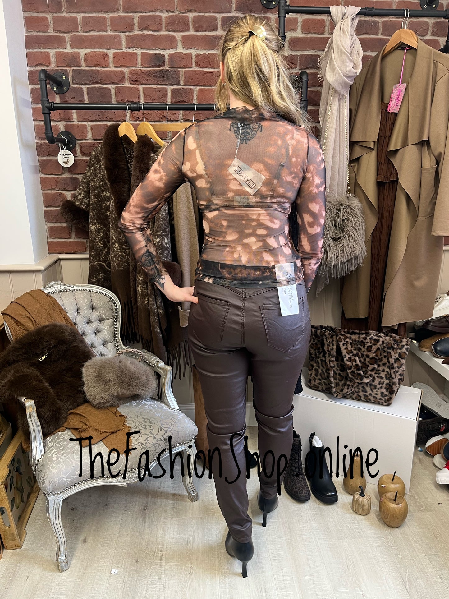Hayley brown abstract mesh top 8-12
