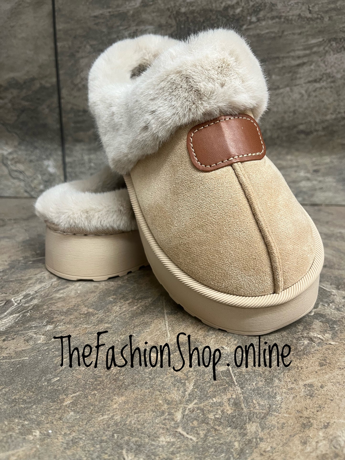 Beige faux fur trim slippers sizes 3-8 (36-41)