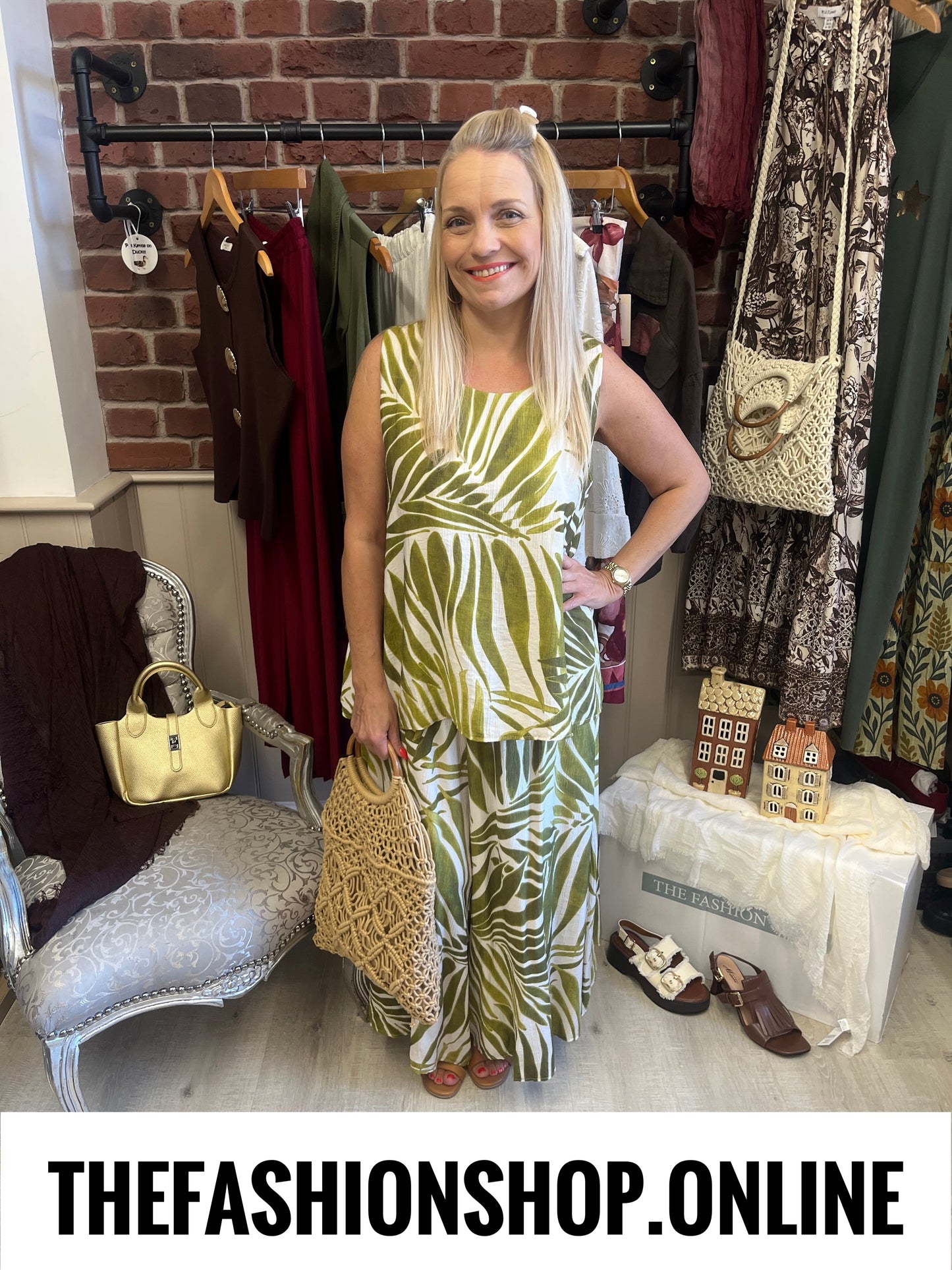 Mia lime and cream sleeveless top 8-14