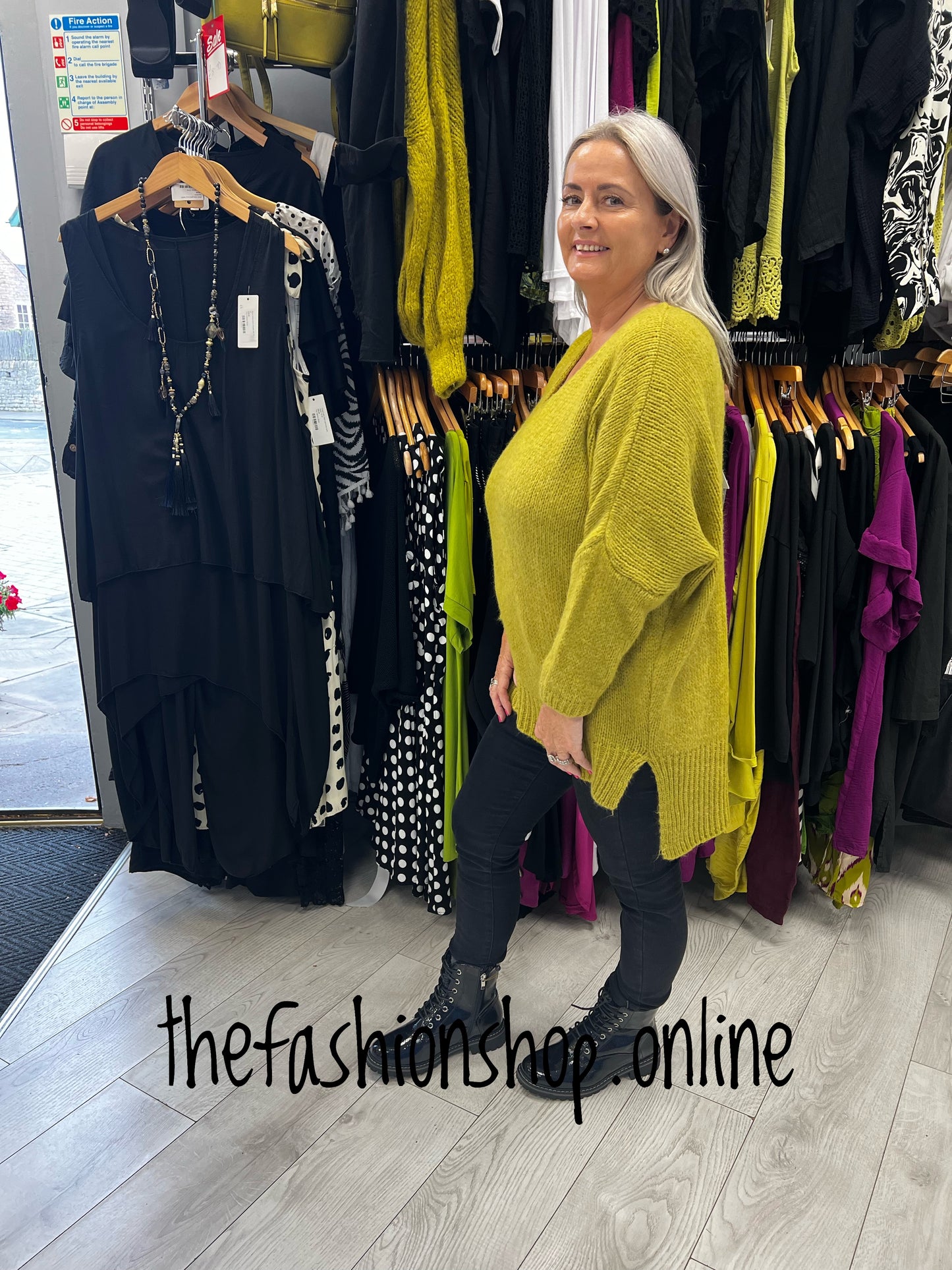 Olive v neck high low jumper 10-18