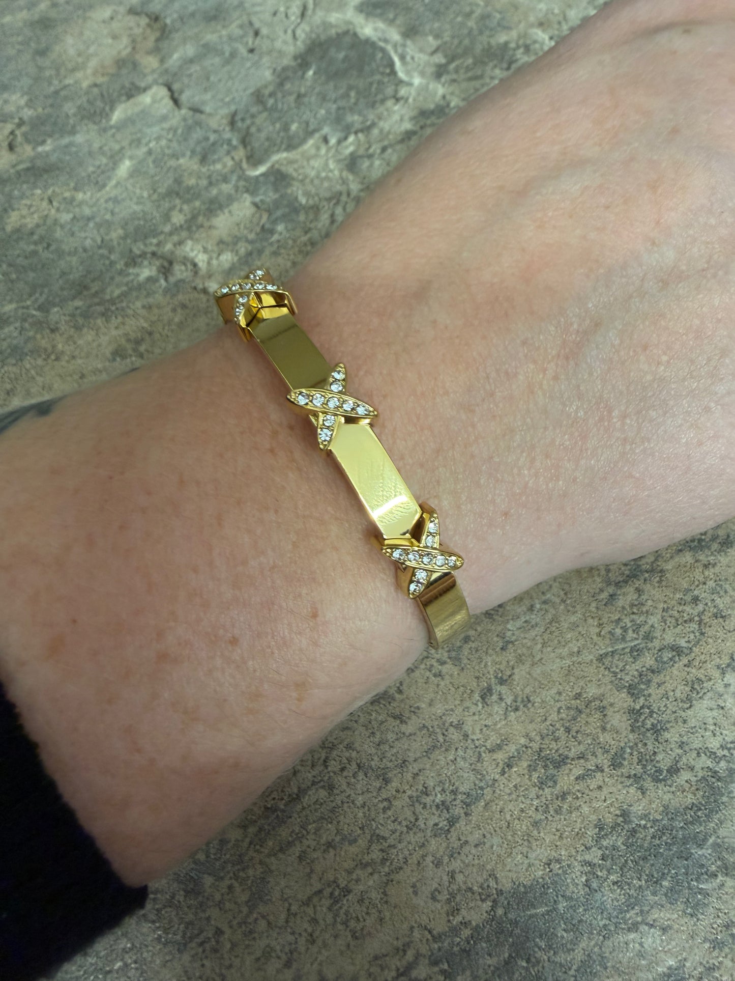 Zelly Gold Stars Bangle