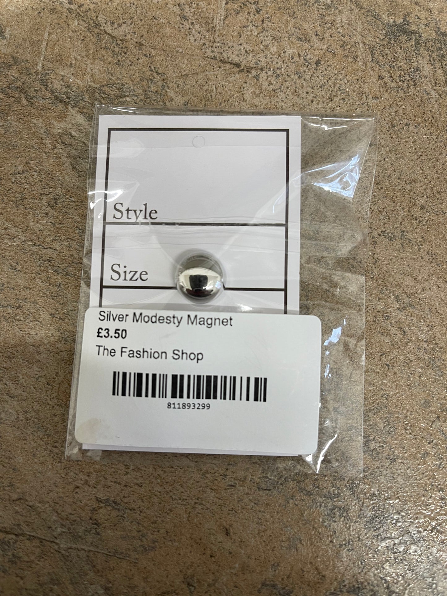 Silver Magic Modesty Magnet