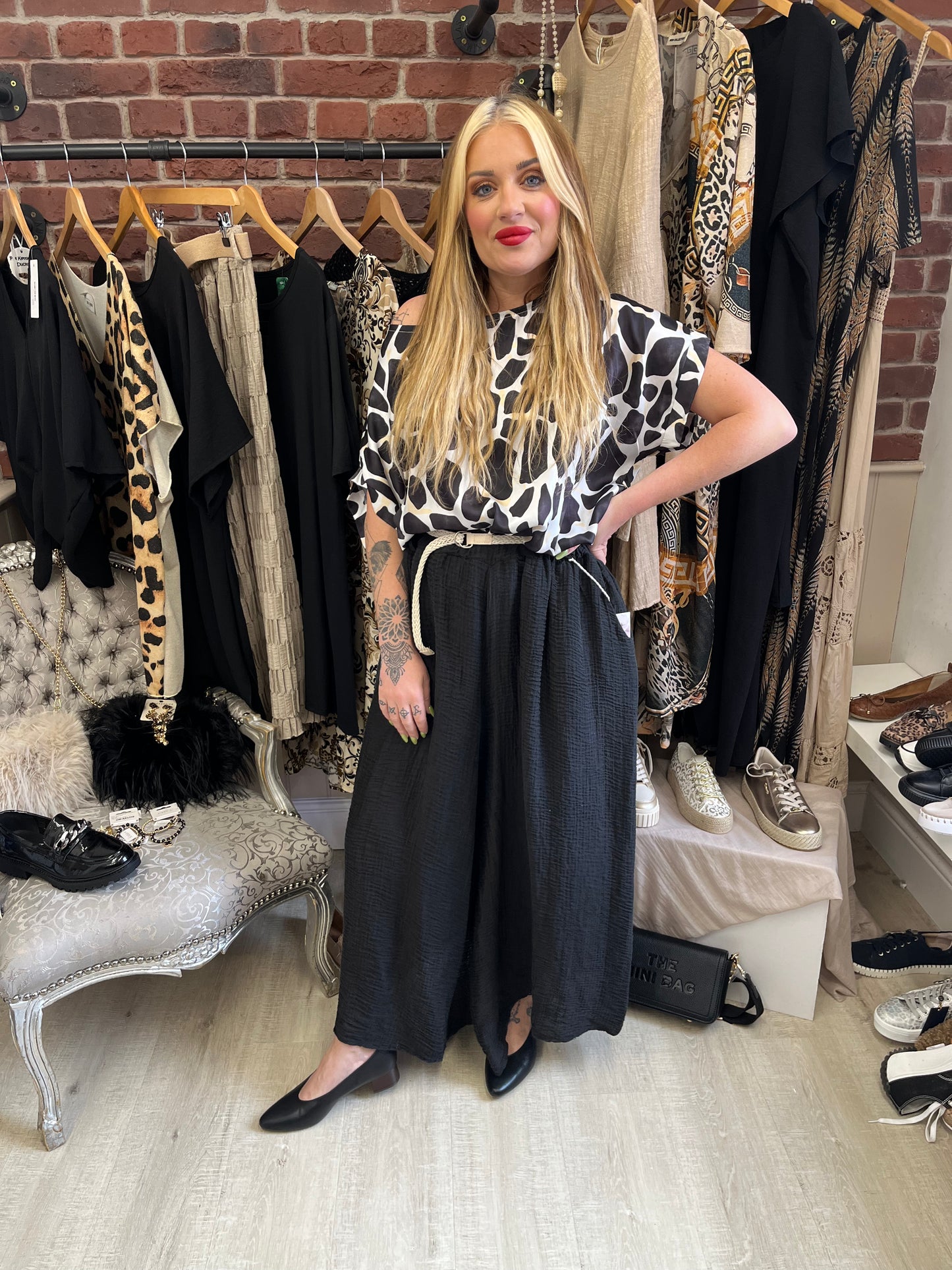 Fly Out Black and white giraffe print top 12-18