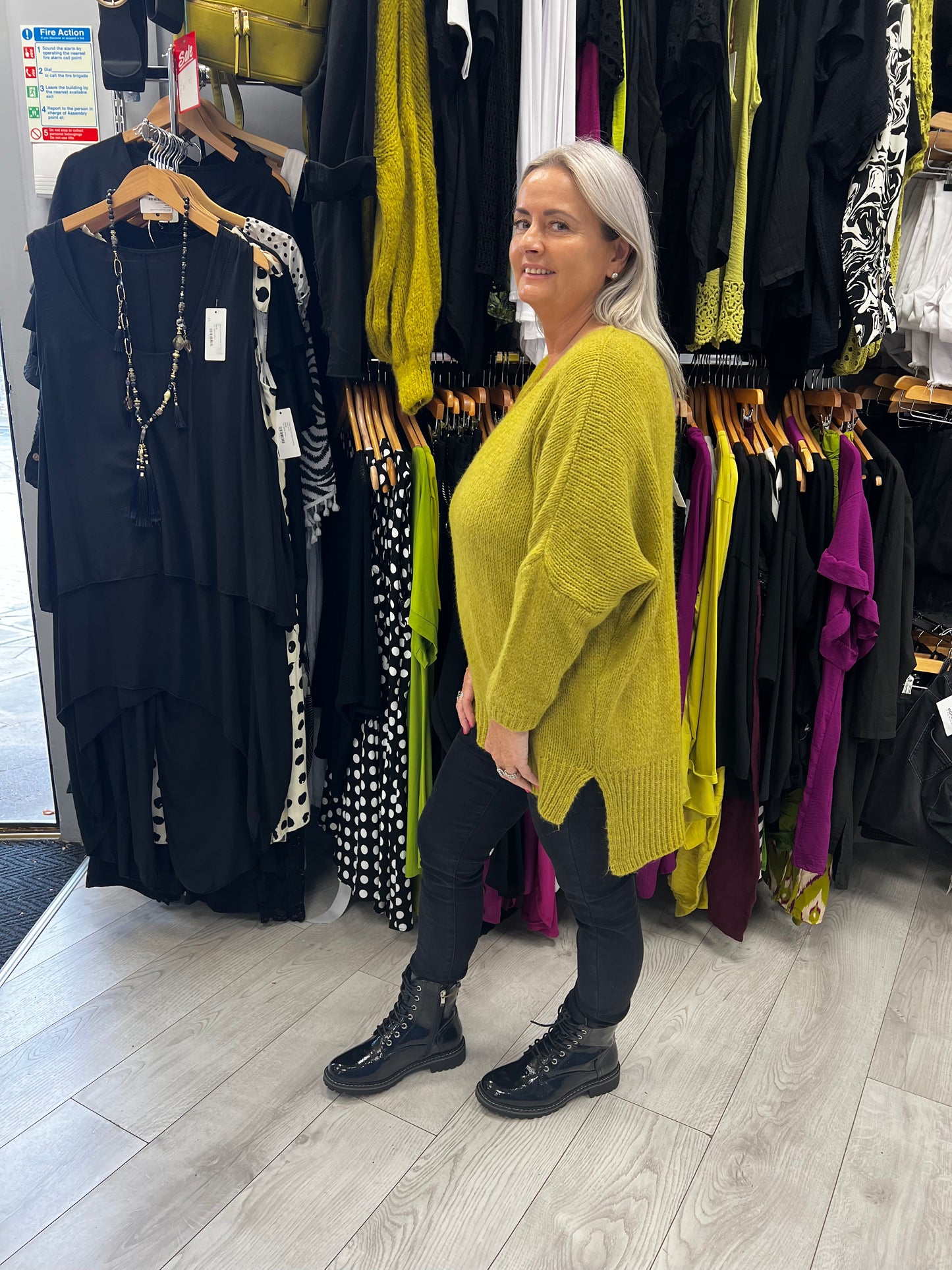 Olive v neck high low jumper 10-18