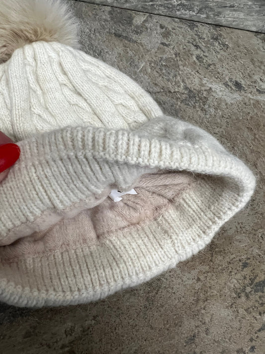 Beige cable knit pompom hat