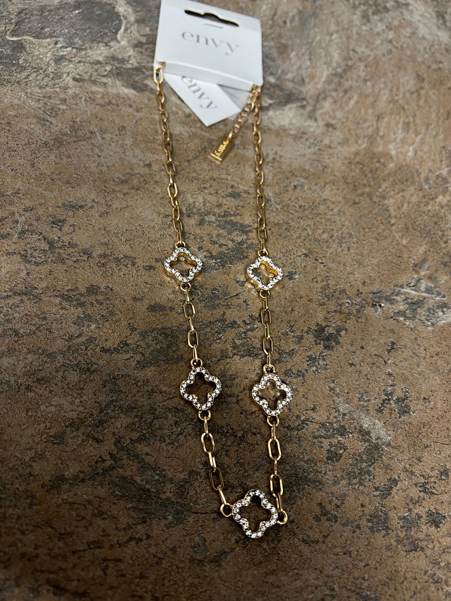 Envy short gold necklace with diamante clovers