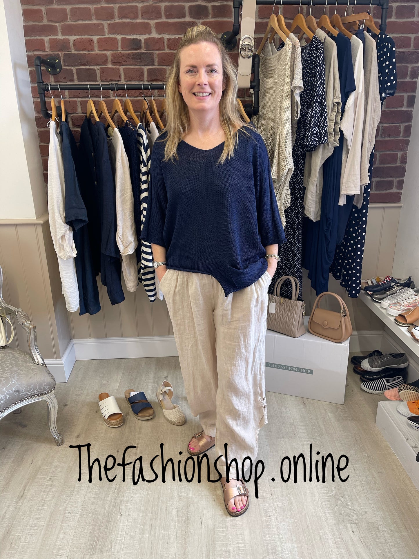 Navy fine knit shaped hem jumper 10-16