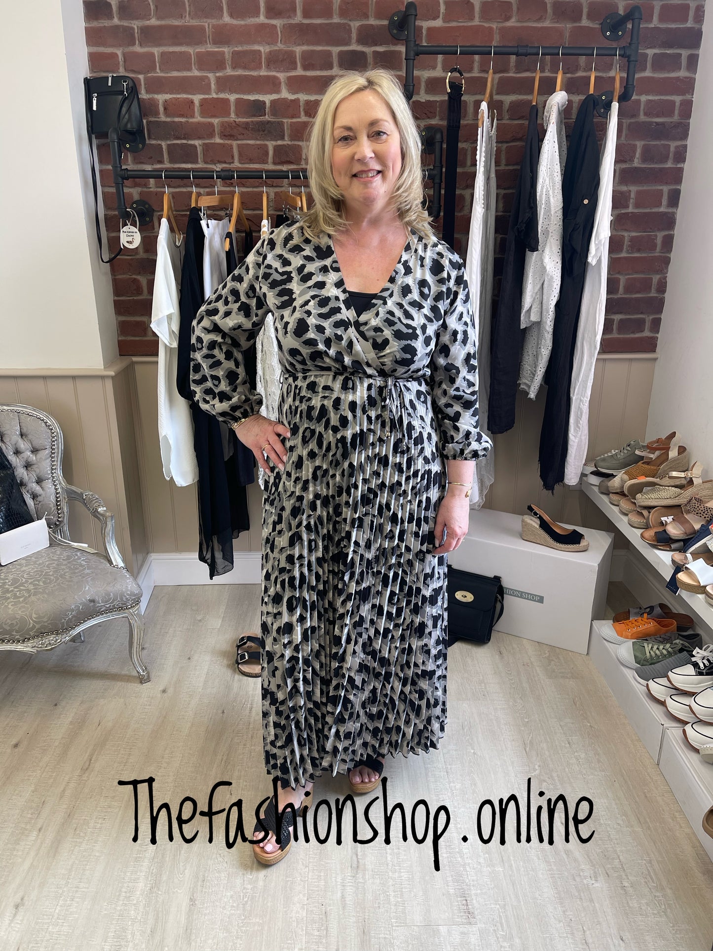 Black and grey animal print maxi dress 12-18