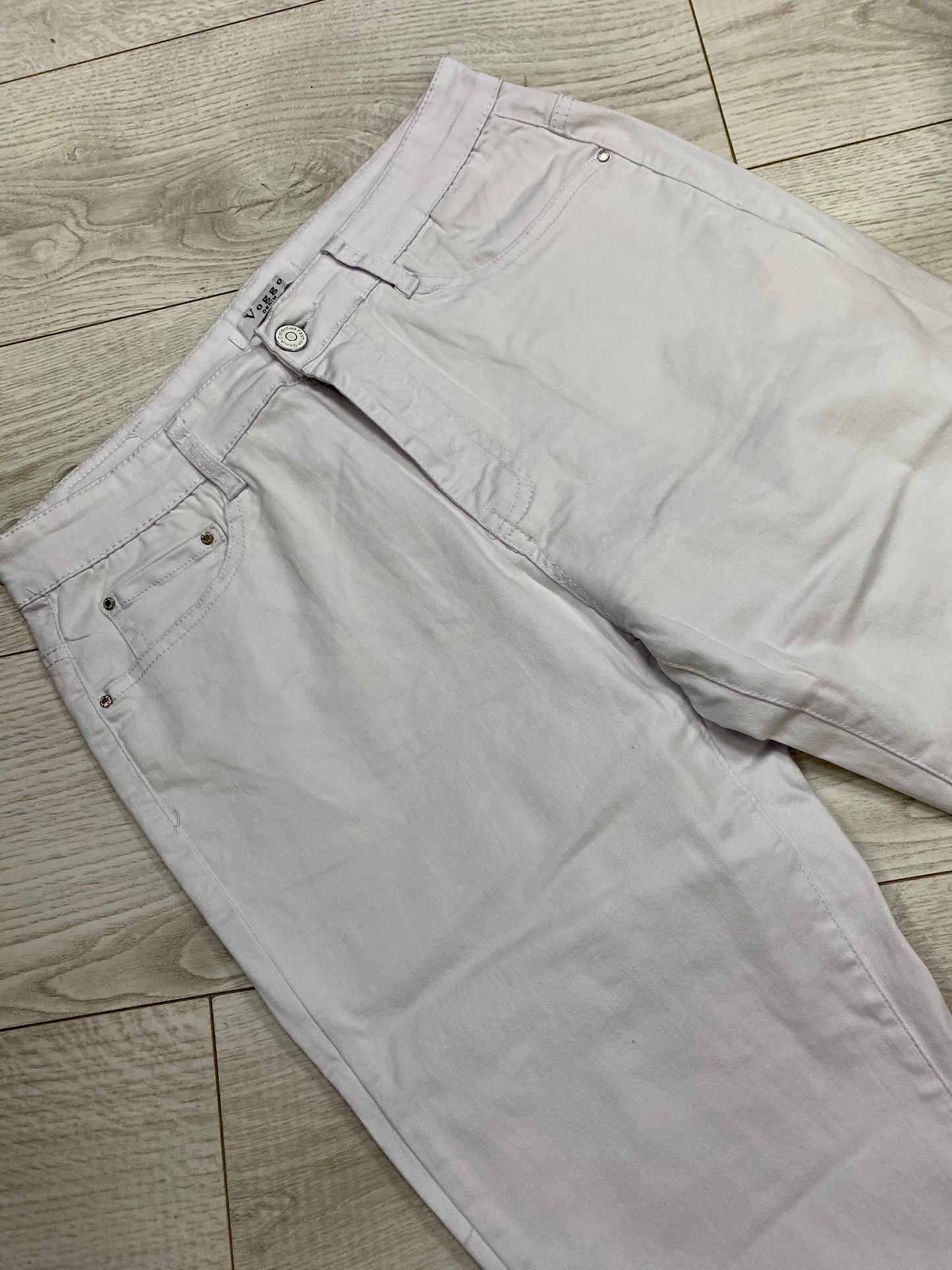 White classic ladies fit jeans