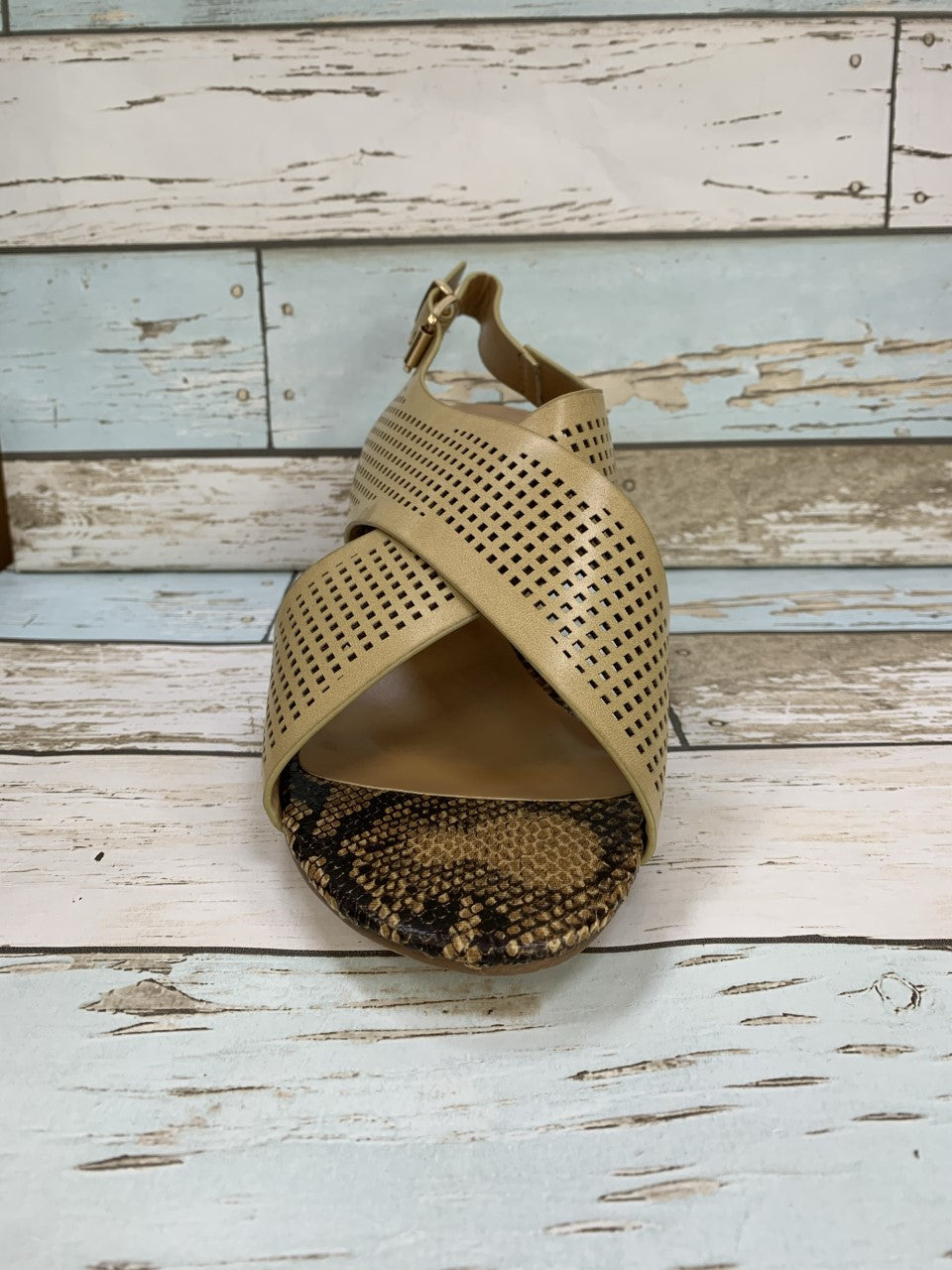 Cut out detail sandal - beige
