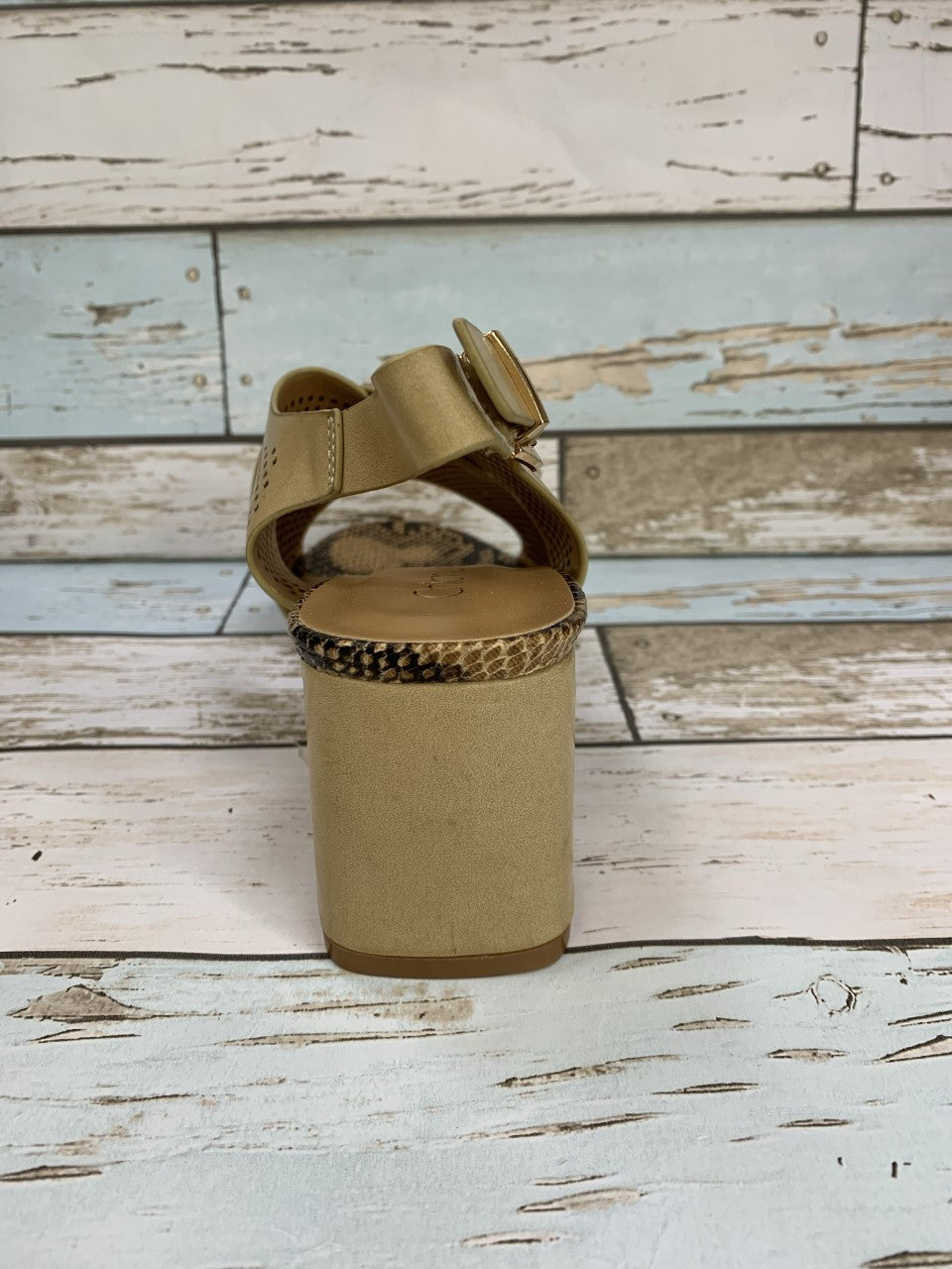 Cut out detail sandal - beige
