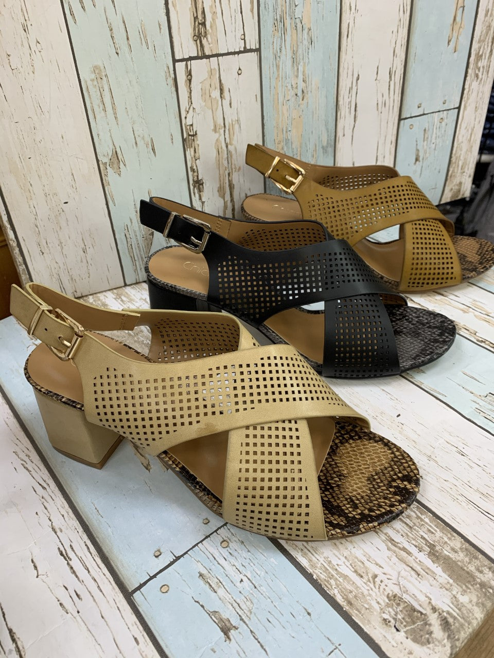 Cut out detail sandal - beige