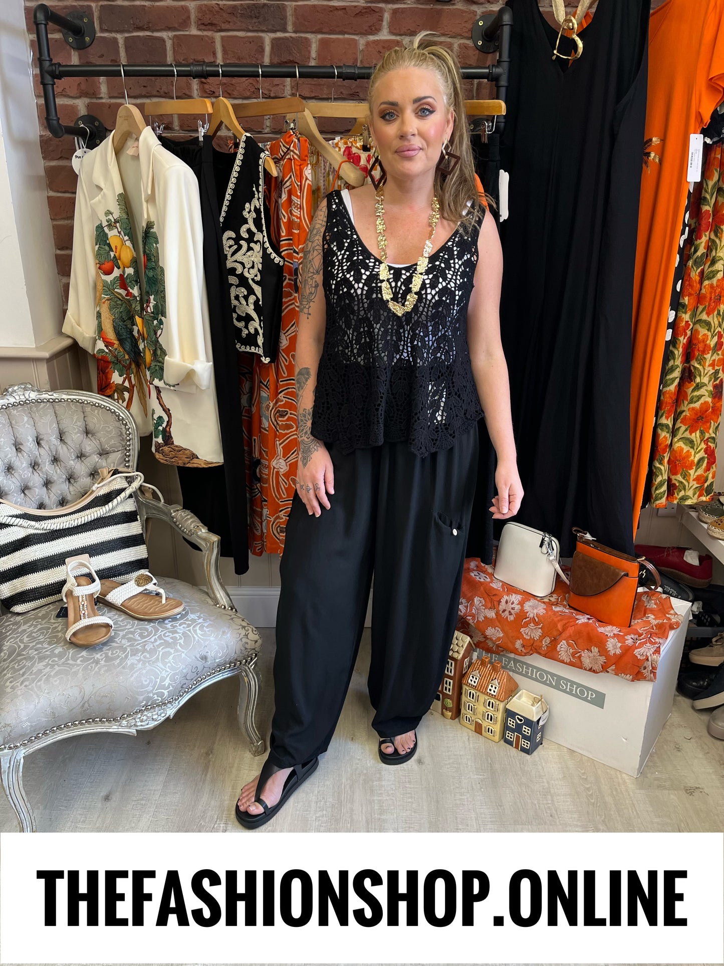 Dana Black relaxed trousers 12-20