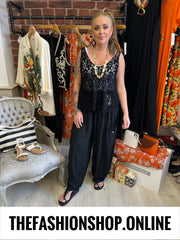 Dana Black relaxed trousers 12-20