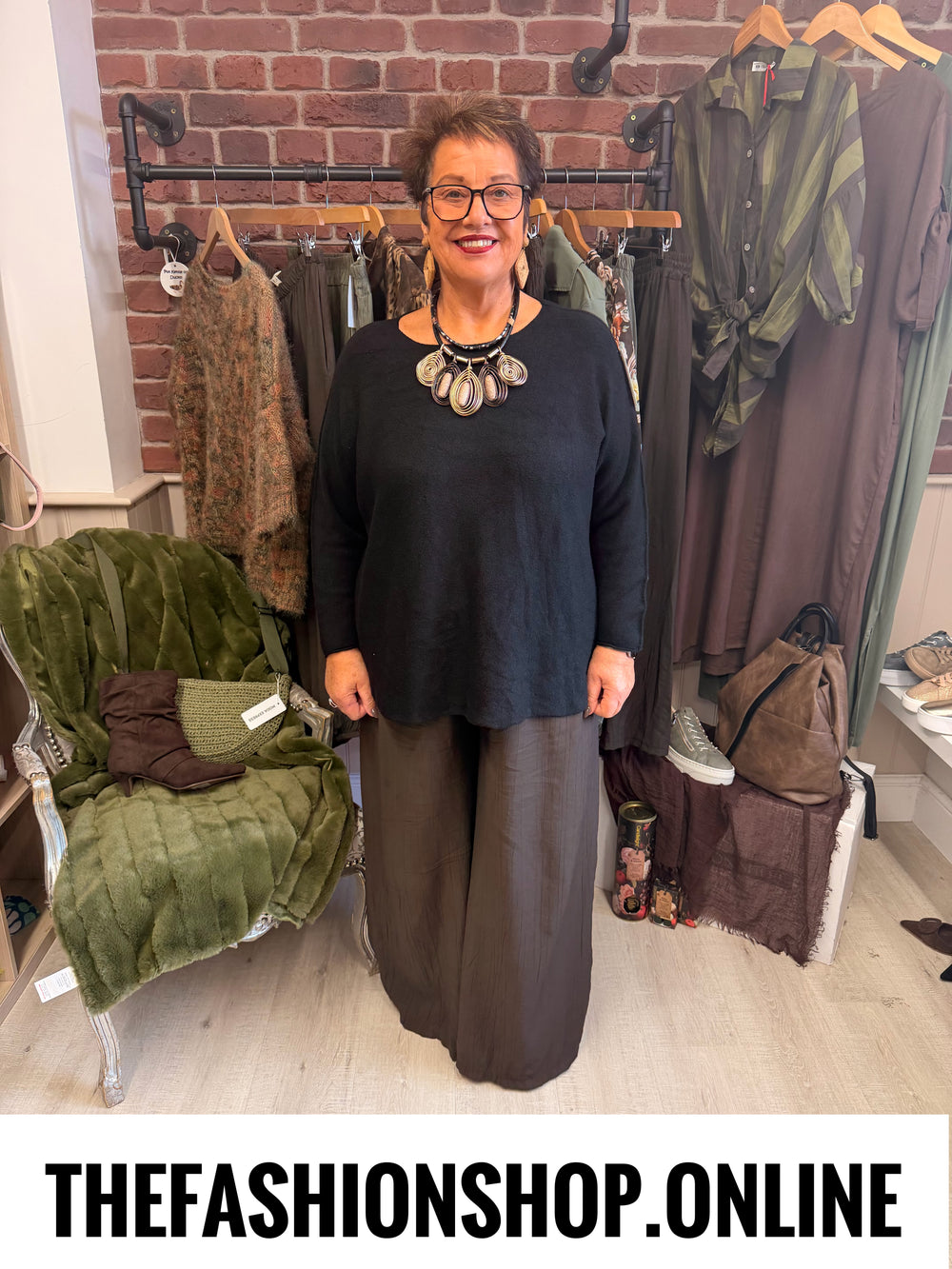 Esme black soft jumper 16-22
