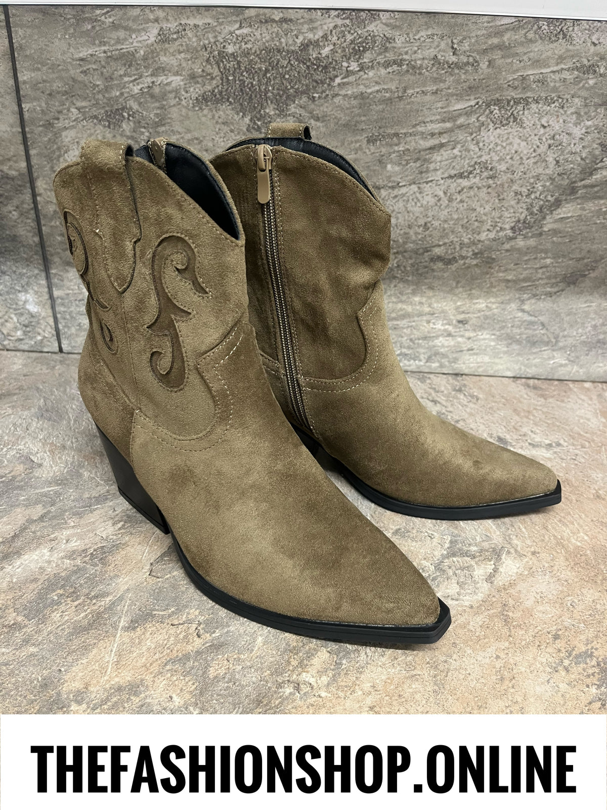 Dakota embroidered Western boots sizes 3-8 (36-41)