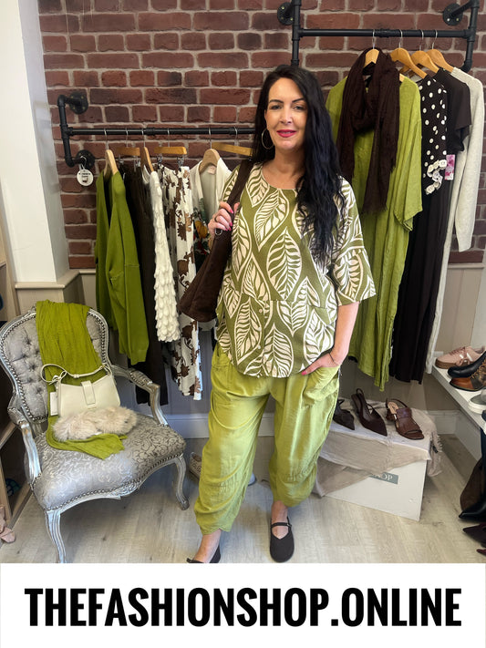 Nancy olive leaf print button top 14-20