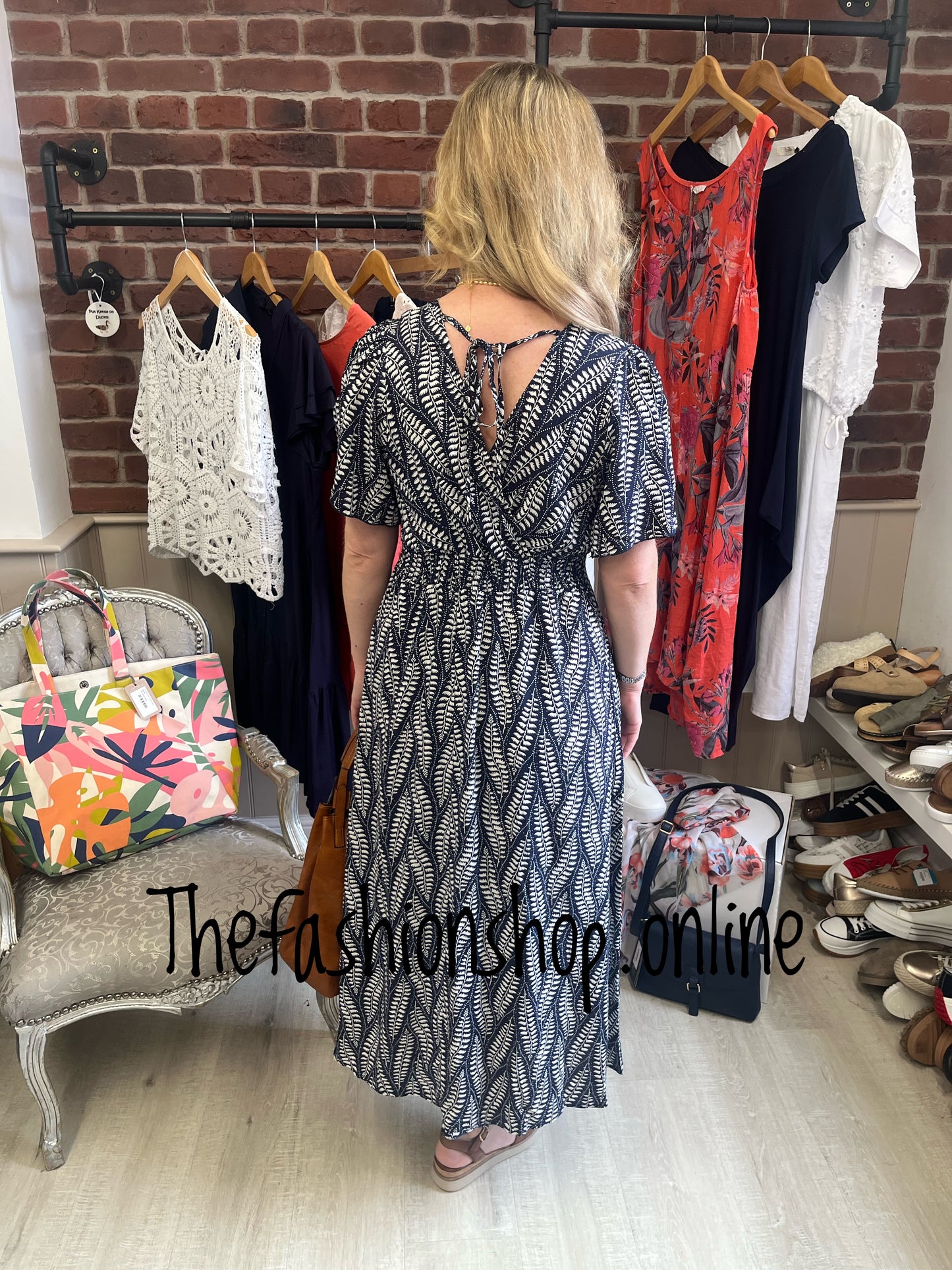 Olivia navy and white print v neck dress 8-16