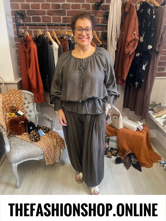 Sophie brown frill sleeve top 10-20