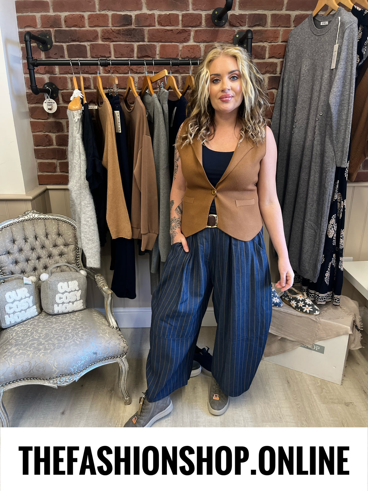 Jayda navy pinstriped barrel leg trousers 8-14