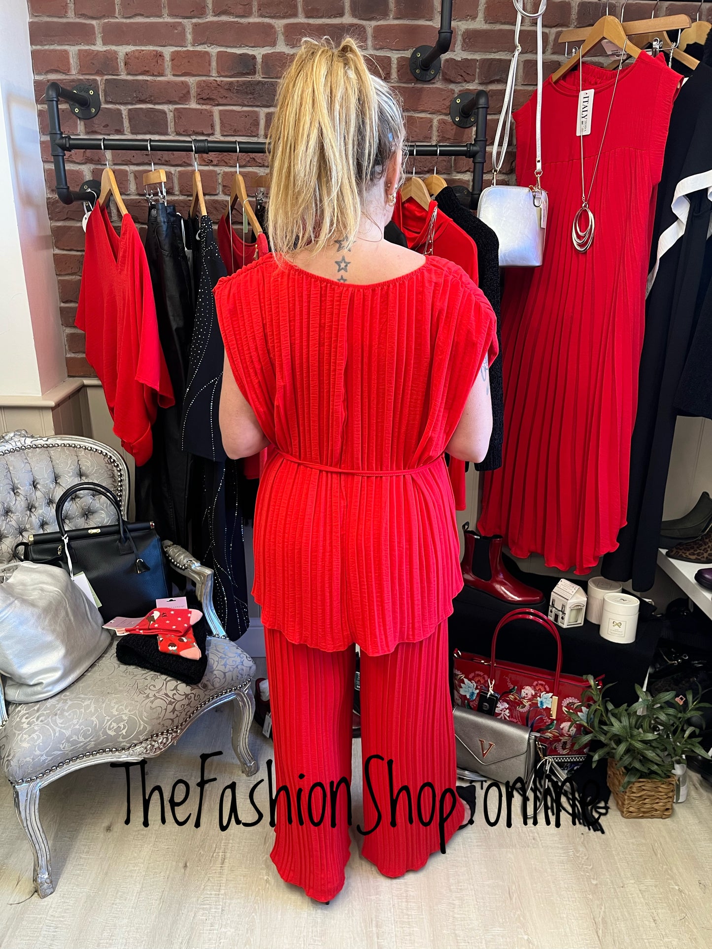 Hermione red pleated trouser set 10-18