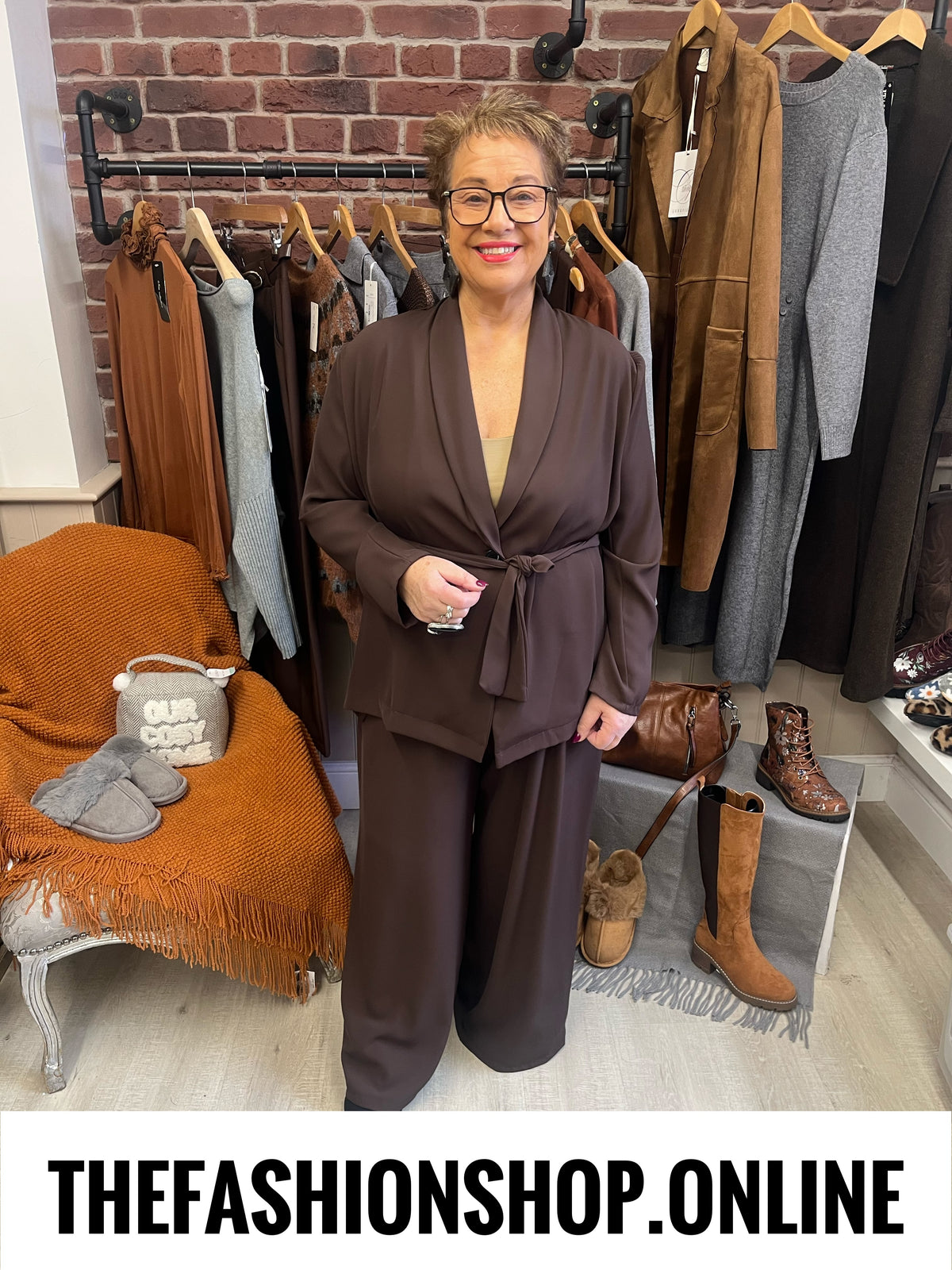 Vivian brown lightweight draped jacket 14-20