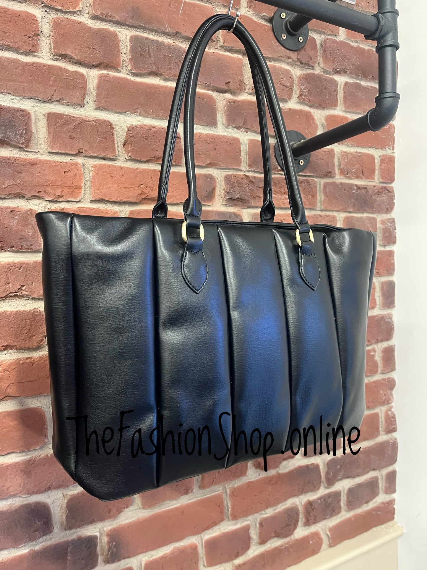 Della large black shoulder bag