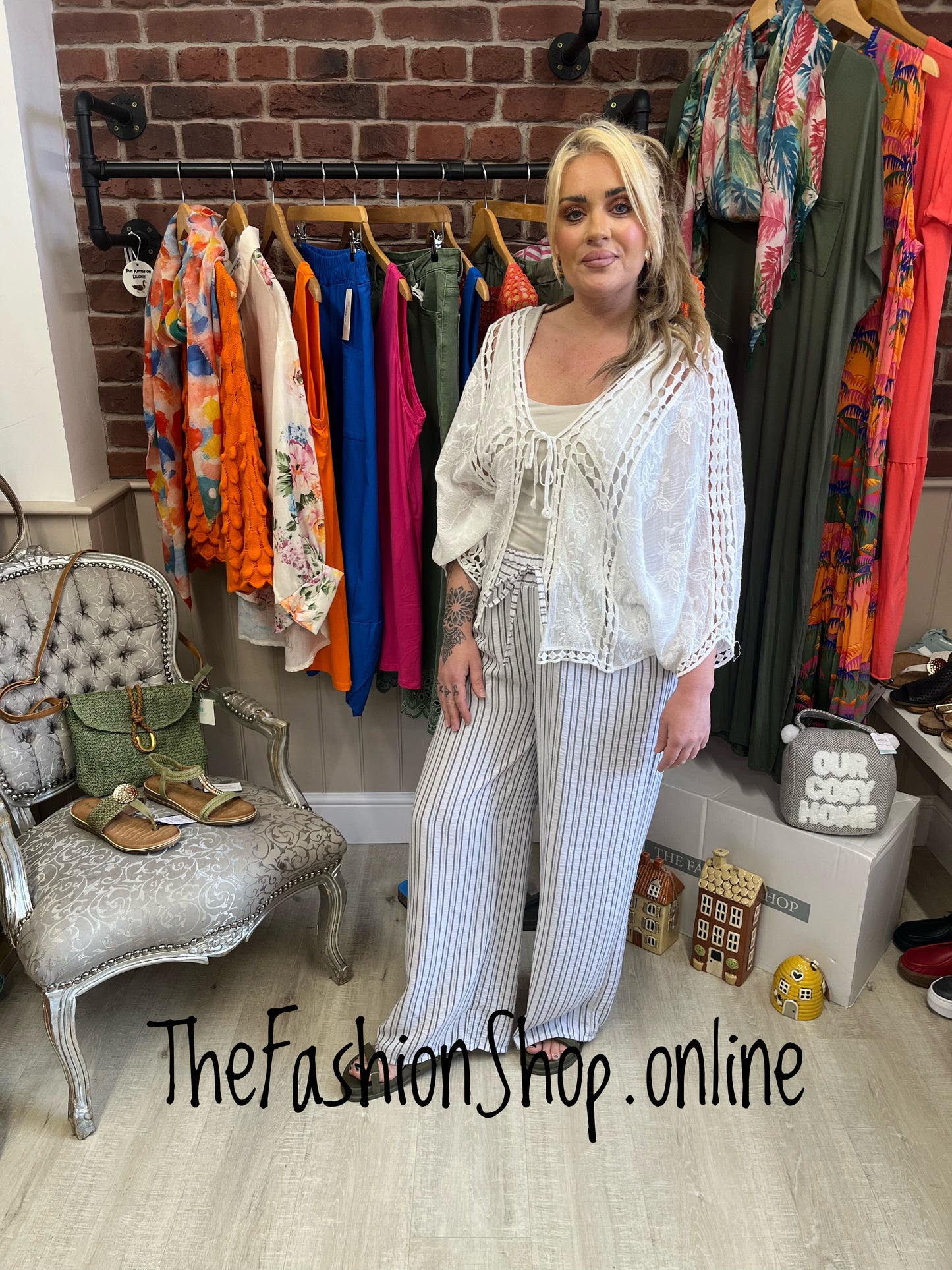 Victoria white lace tie front top 10-18