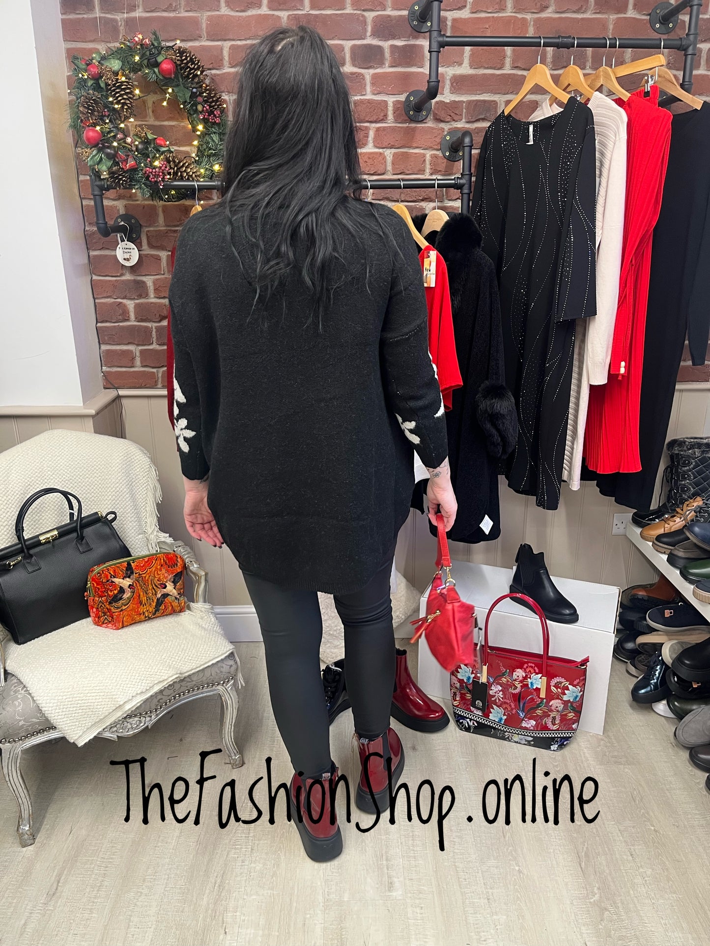 Wendy black floral jumper 12-22