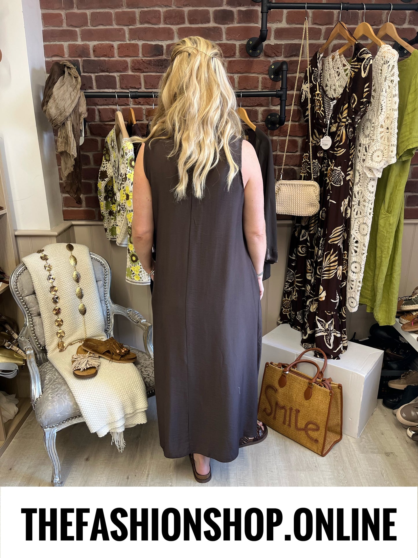 Annabelle brown V neck dress 8-14
