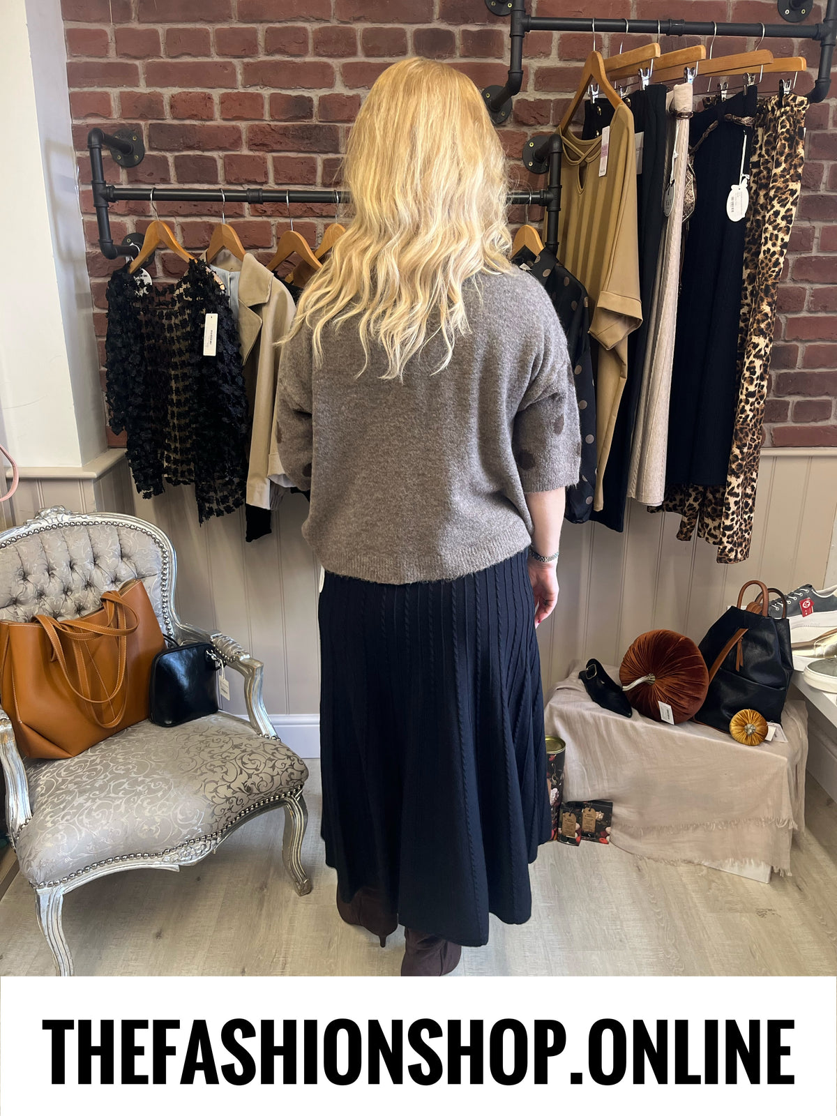 Annabelle black knitted A line skirt 10-16
