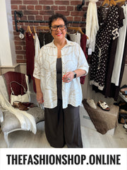 Davina white and beige flowers shirt 16-22