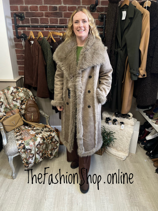 The Luxe faux fur reversible coat sizes 10-12, 14-16 and 18-20