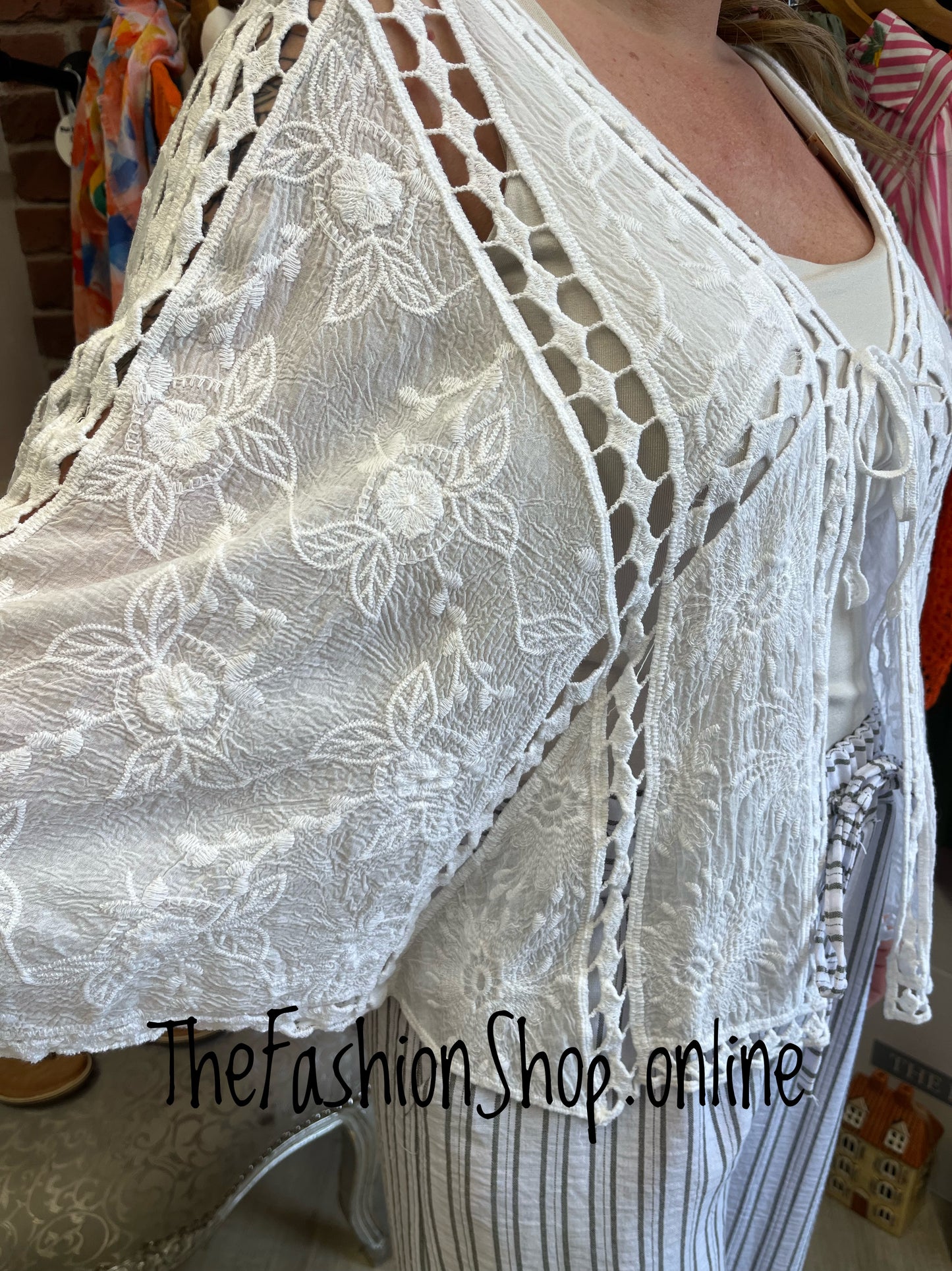 Victoria white lace tie front top 10-18