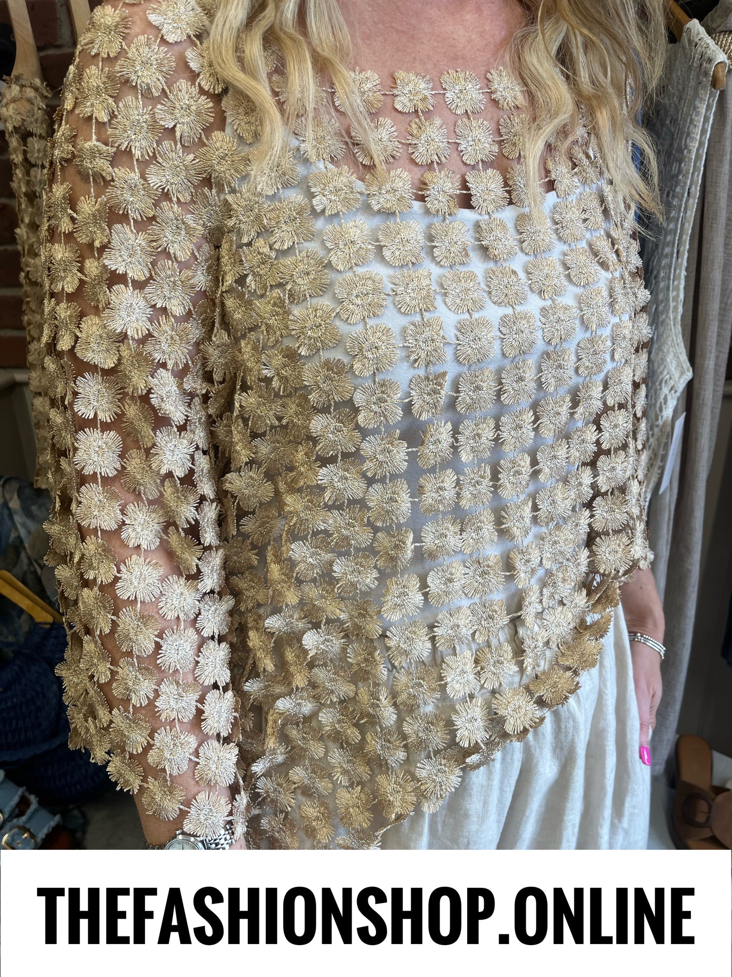 Aurora gold daisy layering top 10-18