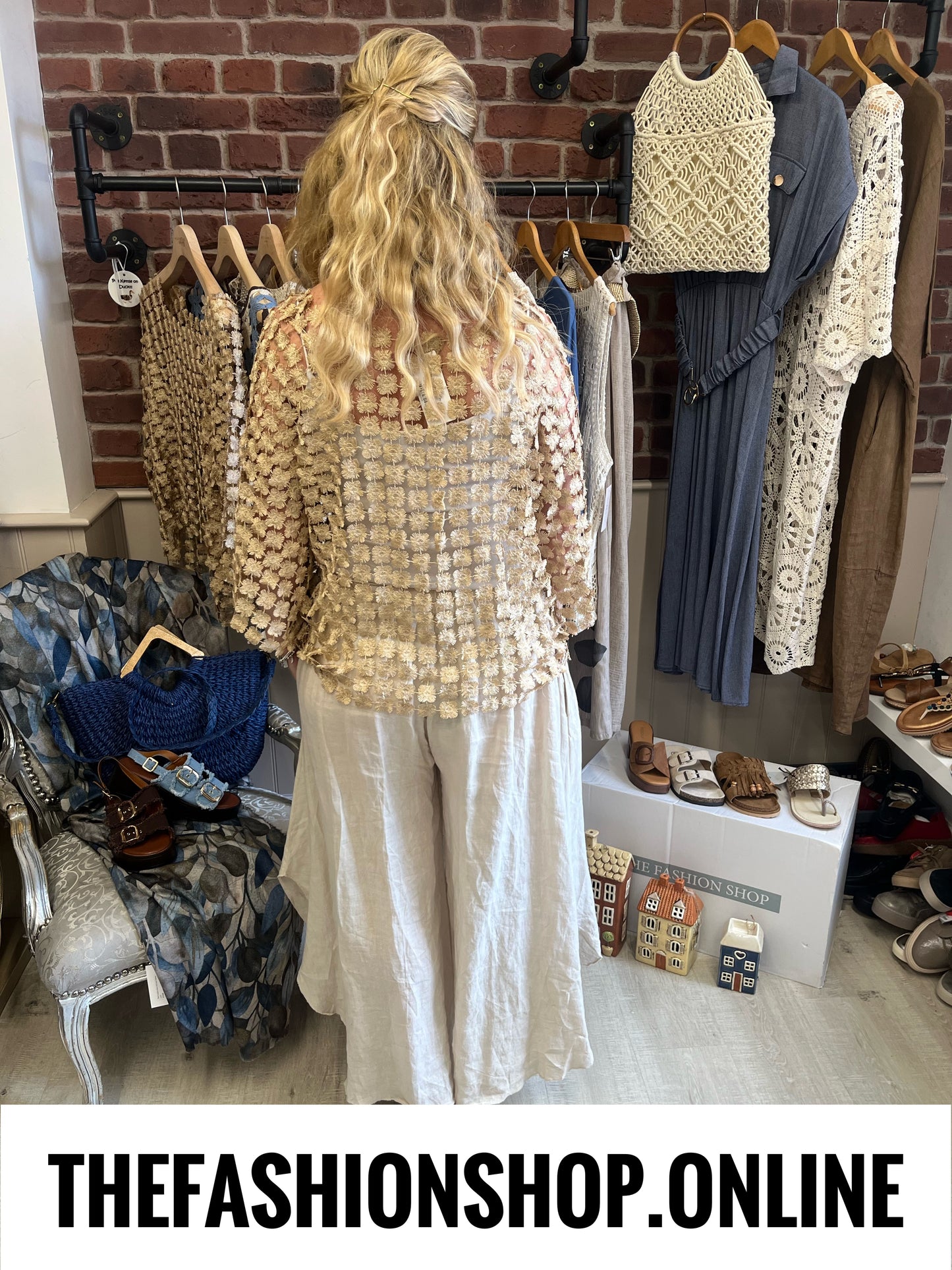 Aurora gold daisy layering top 10-18