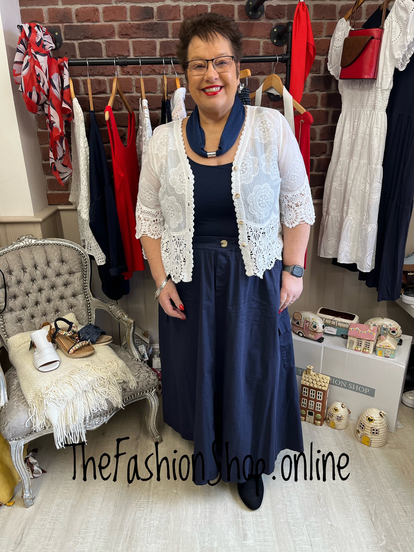 Sienna off white lace blouse 8-16