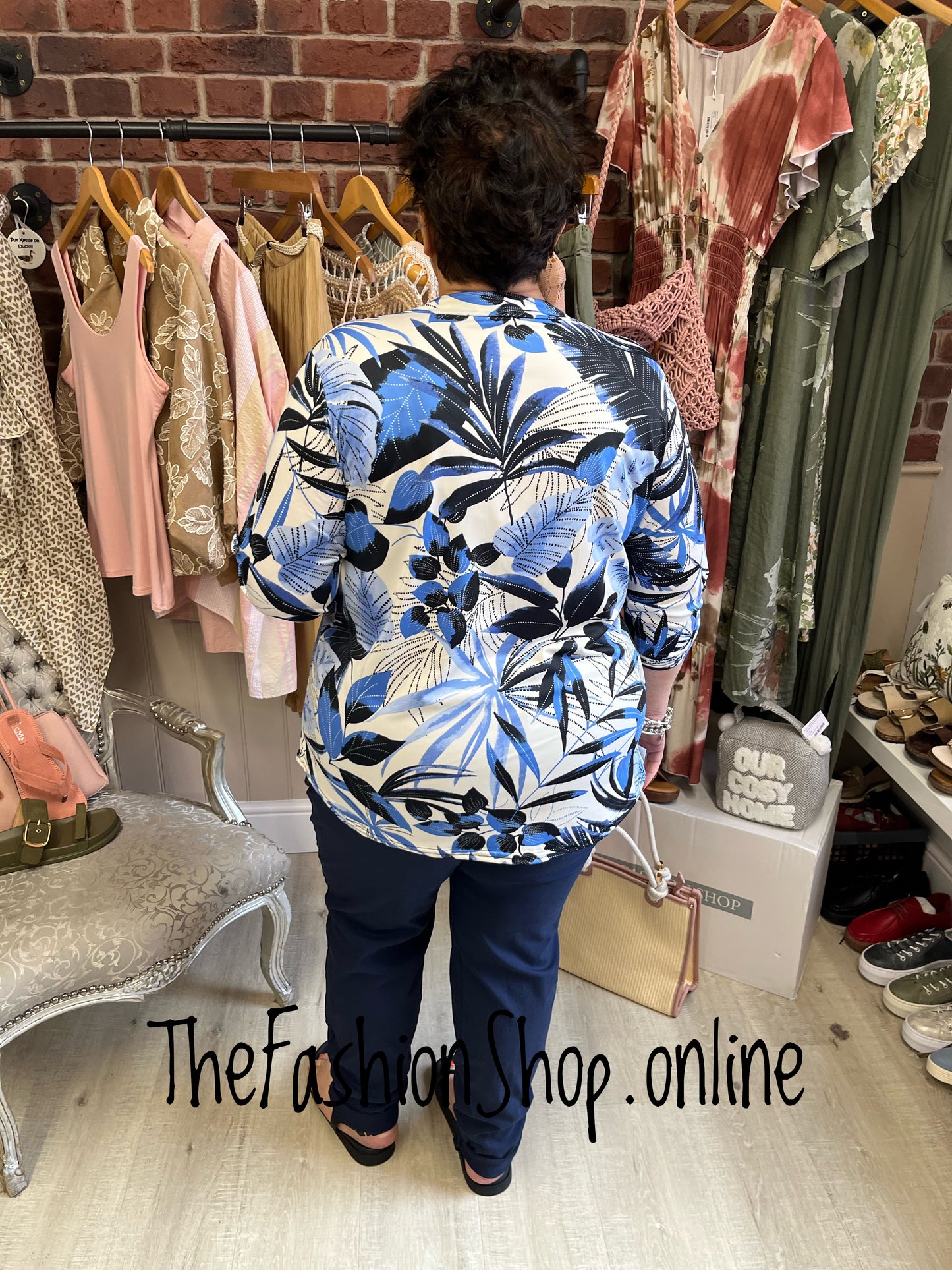 Jasmine shades of blue dotty leaves blouse 14-22